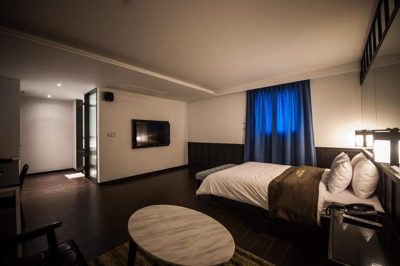 Amare Hotel Suwon Exterior photo